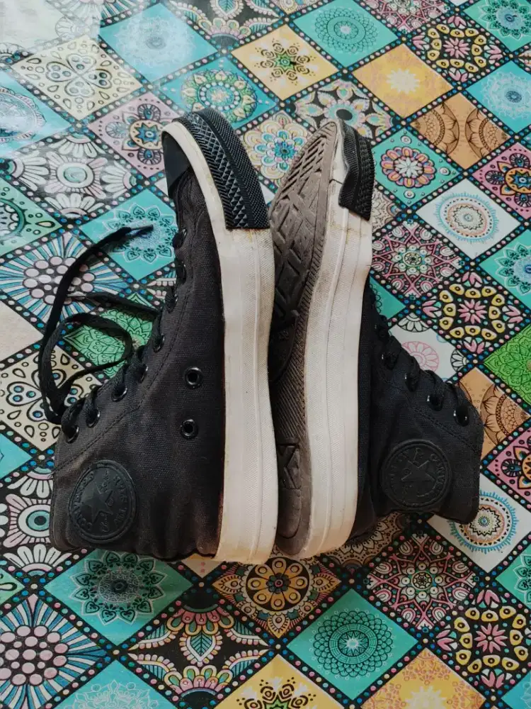 Sepatu Converse seken