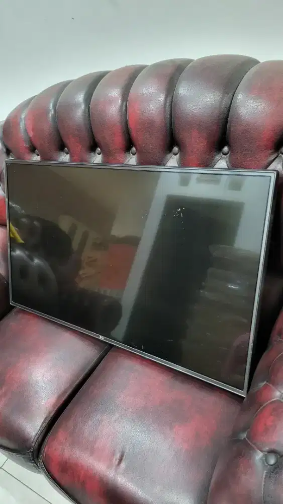 Tv merk LG 43 inc bekas sudah smart TV