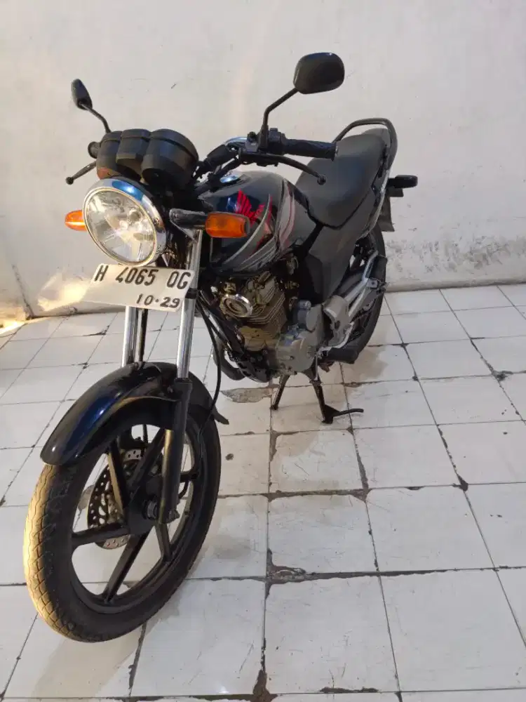 mega proyek 2009 hitam