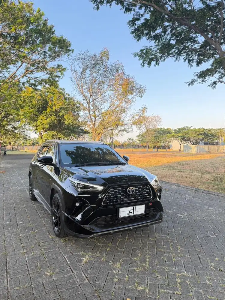 Yaris cross S hybrid GR sport 2024 Hitam