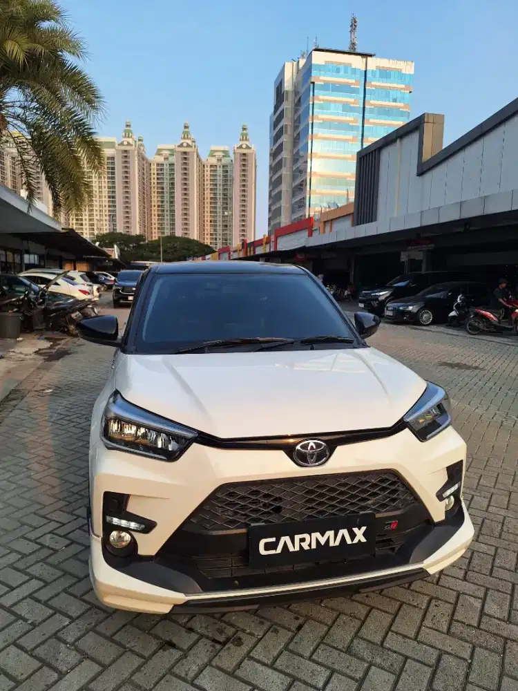 Toyota Raize Turbo 1.0 GR 2023 Putih