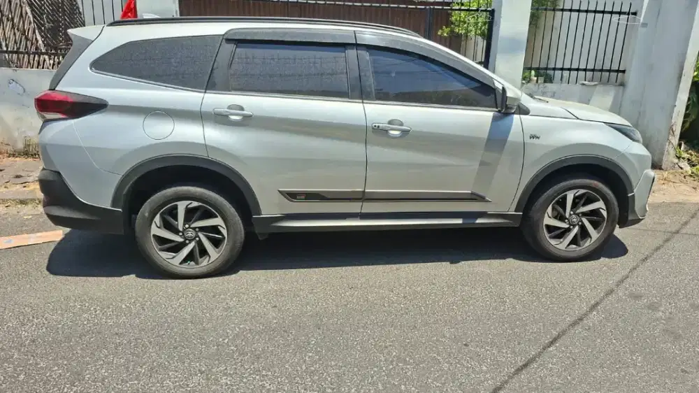 Km 50rb Rush gr sport tipe tertinggi 2022/2023 metic kaya mobil baru