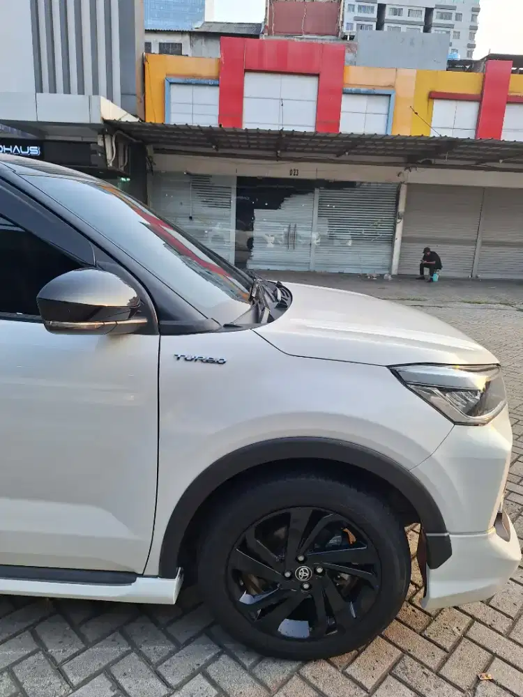 Toyota Raize 1.0 Turbo GR Sport 2023 Putih