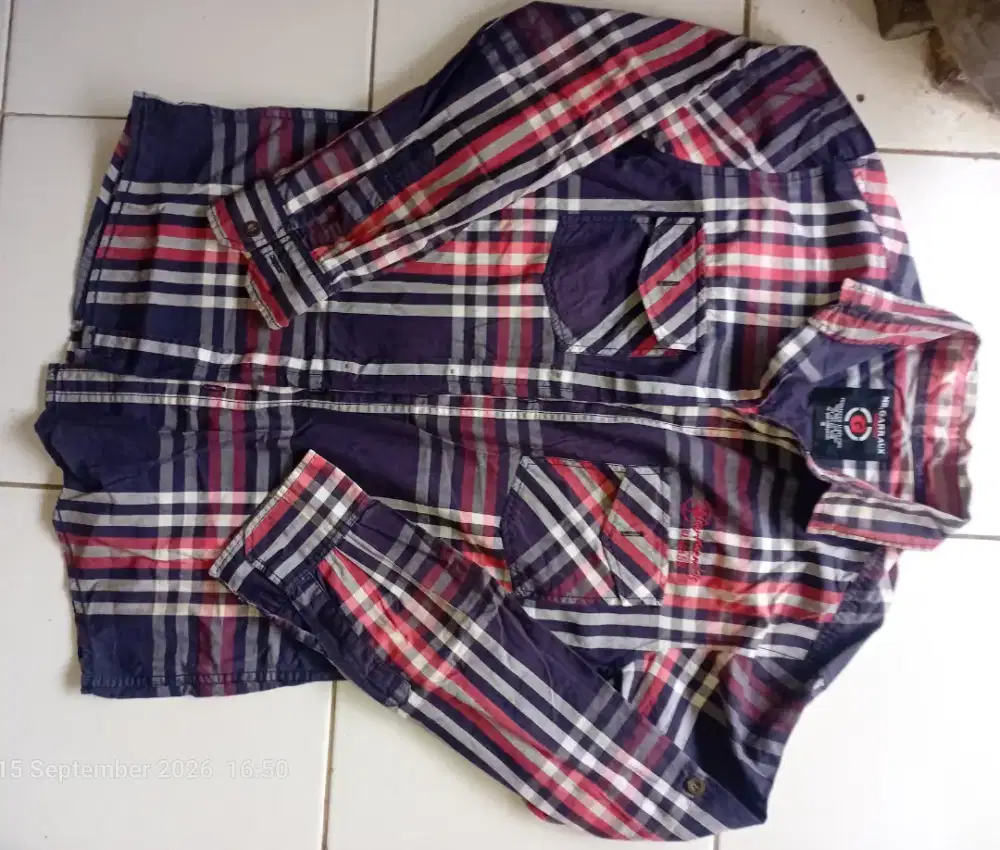 Kemeja dari Mr.Garauxx