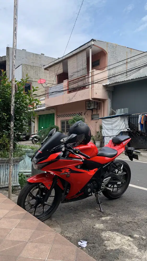 SUZUKI GSX-R 150 MERAH