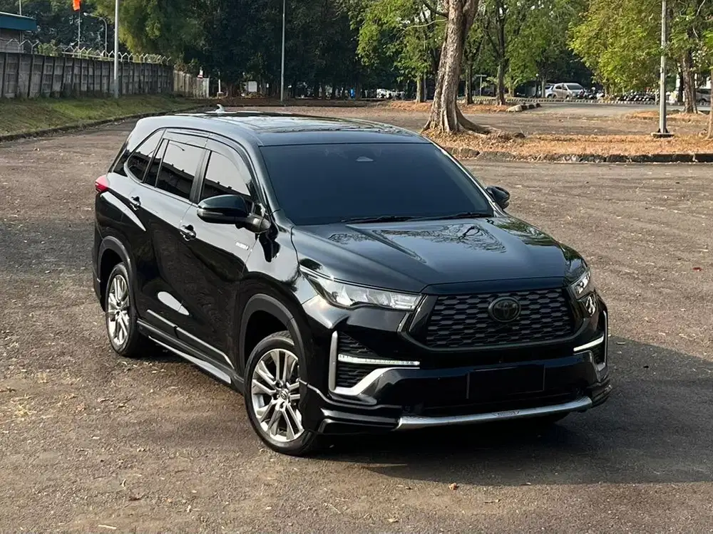 INNOVA ZENIX Q HYBRID MODELISTA