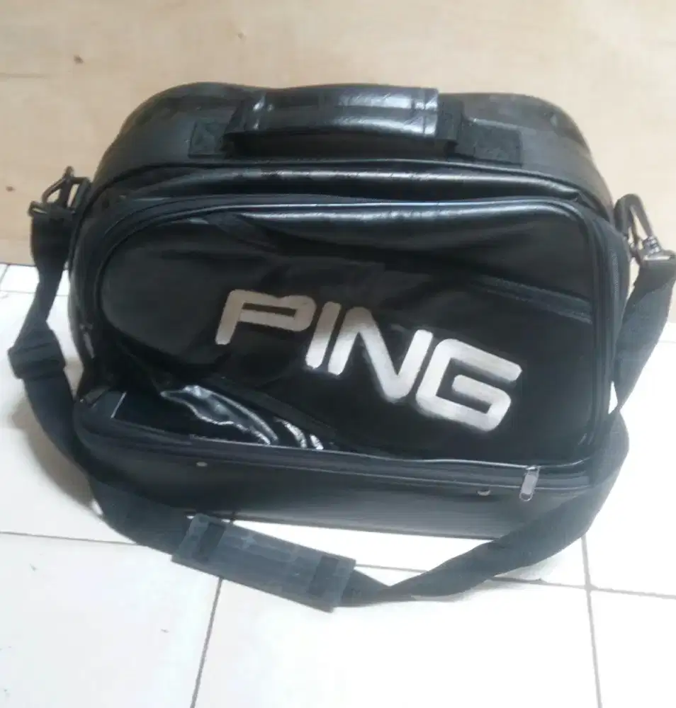 Tas golf kulit travel bag merk PING .