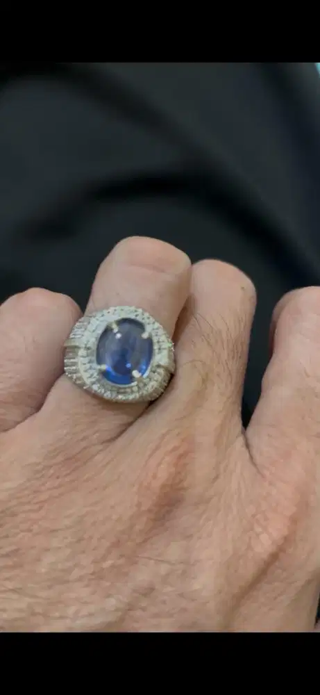 Blue sapphire ceylon kristal
