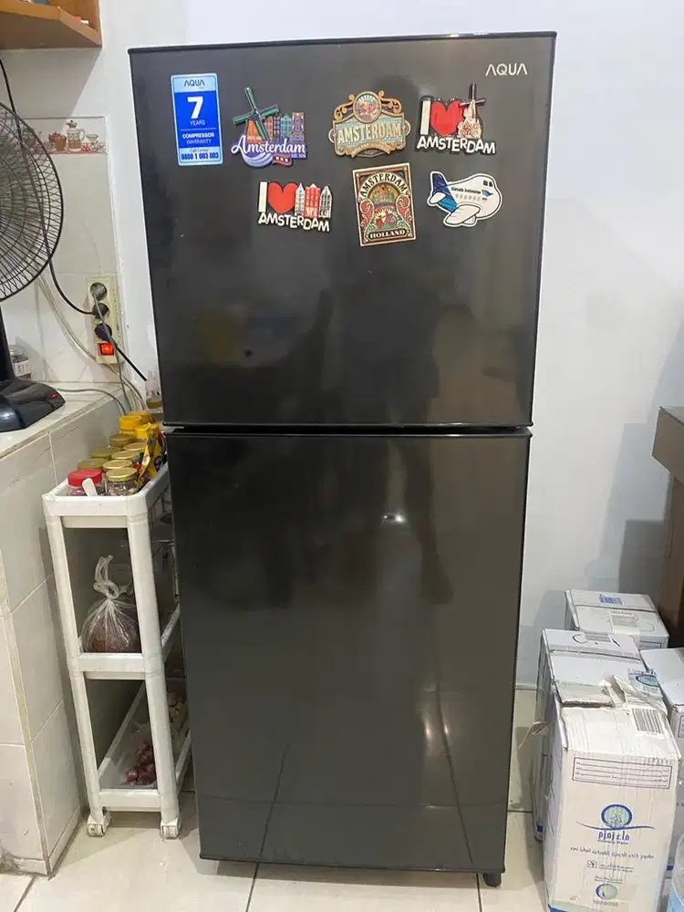 Kulkas aqua 2 pintu