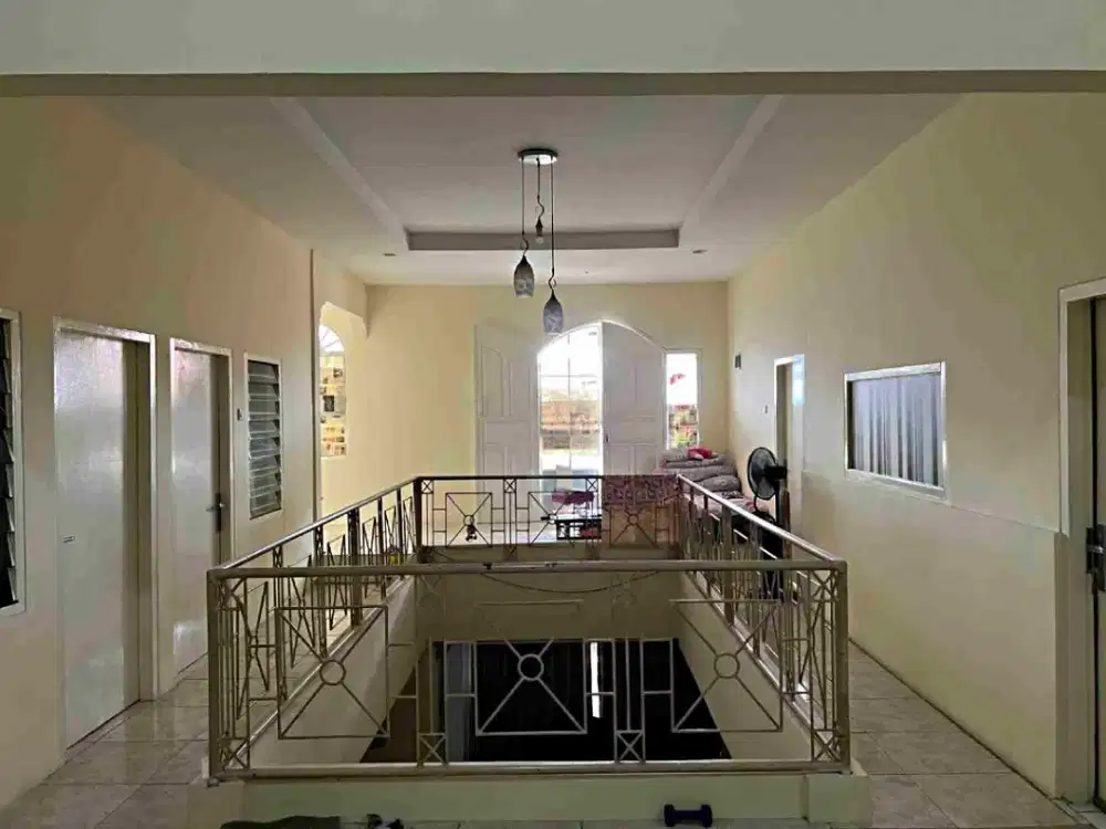 Dijual Rumah 3 Lantai Perumahan Taman Duta Depok