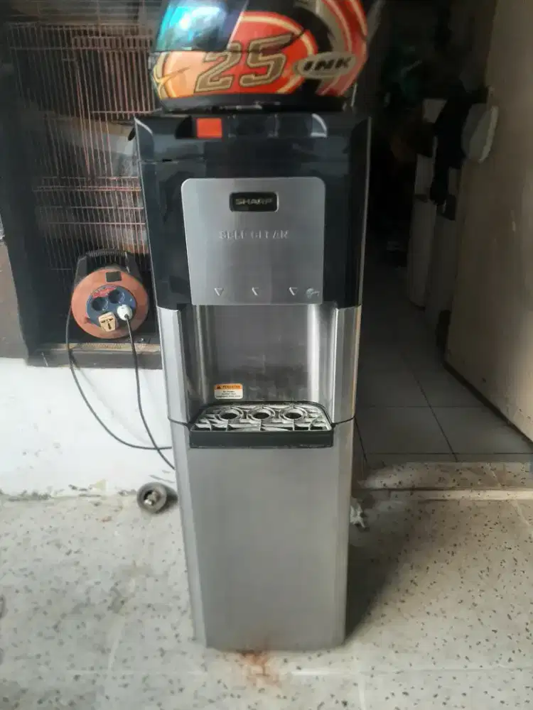 Dispenser Air Galon bawah sharp
