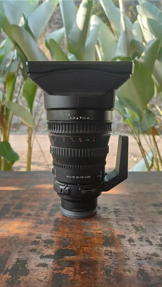 Lensa Sony G 28-135mm F4 PZ