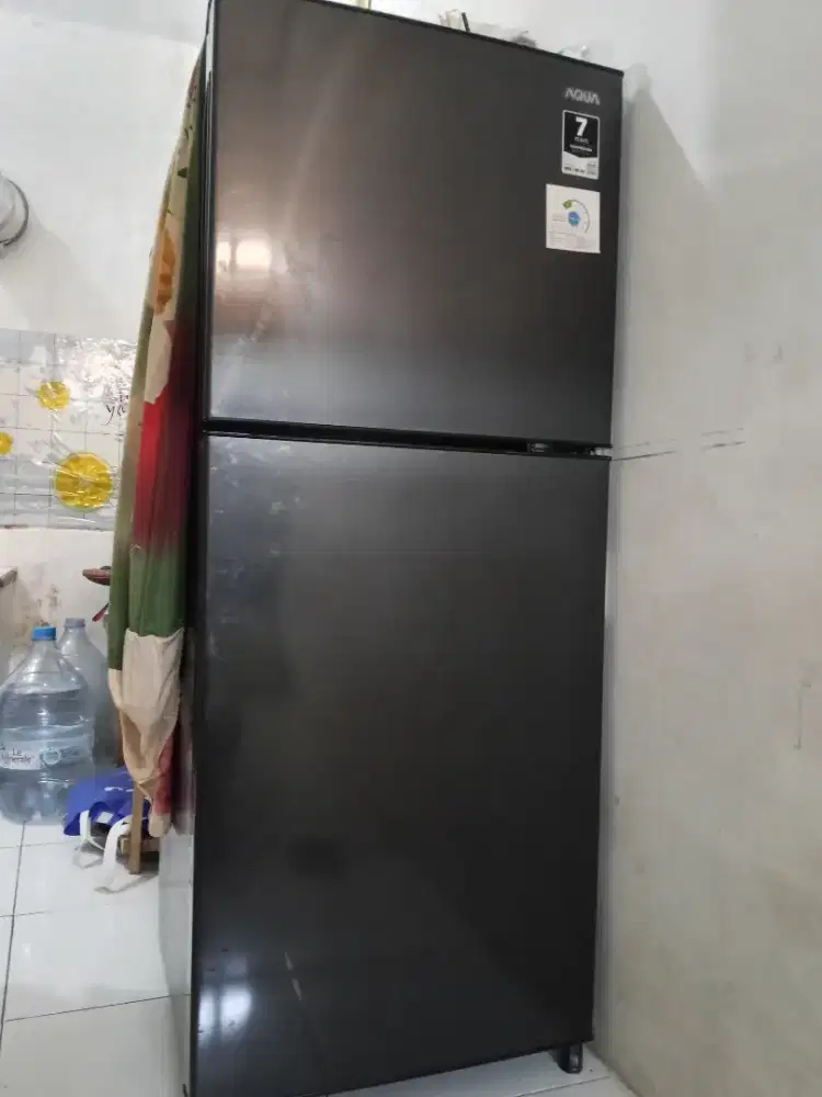 Lemari es aqua D251 99% siap pakai