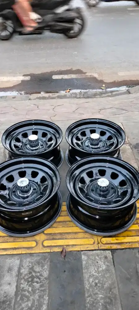 4vleg Baru Daytona R15 Lobang 4 Pcd 114 cocok buat mobil Kijang
