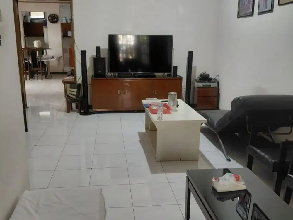 Rumah Terawat di Turangga Buah Batu Dekat Griya