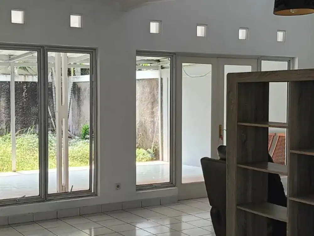 Dijual dan Disewakan Rumah Asri Puspita Loka BSD (Jl. Kasturi) – Nyaman & Strategis