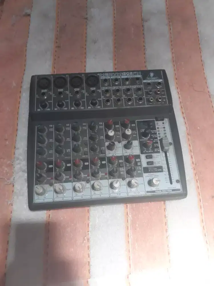 Audio mixer BEHRINGER