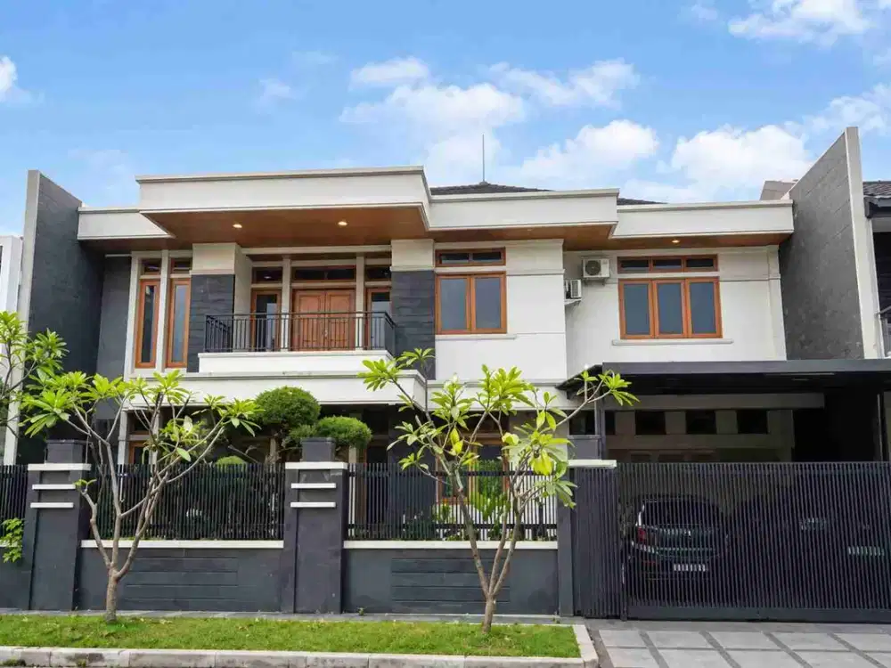 Rumah Mewah Terawat 2 Lantai Di MekarWangi Singgasana