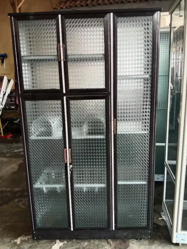 Lemari dapur minimalis