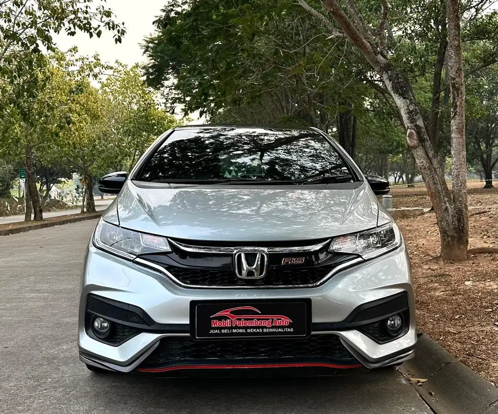 Honda Jazz RS matic 2018 km rendah orisinil mulus terawat sekali