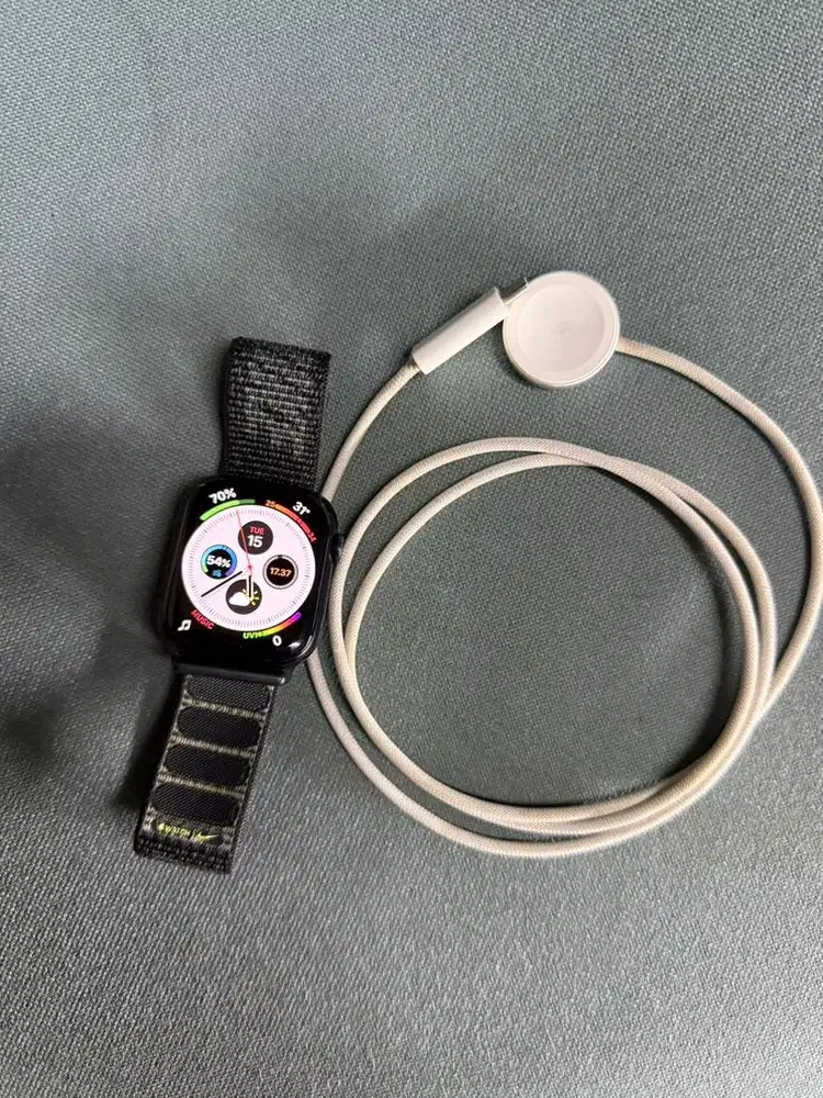 Apple Watch series 7 45mm nike