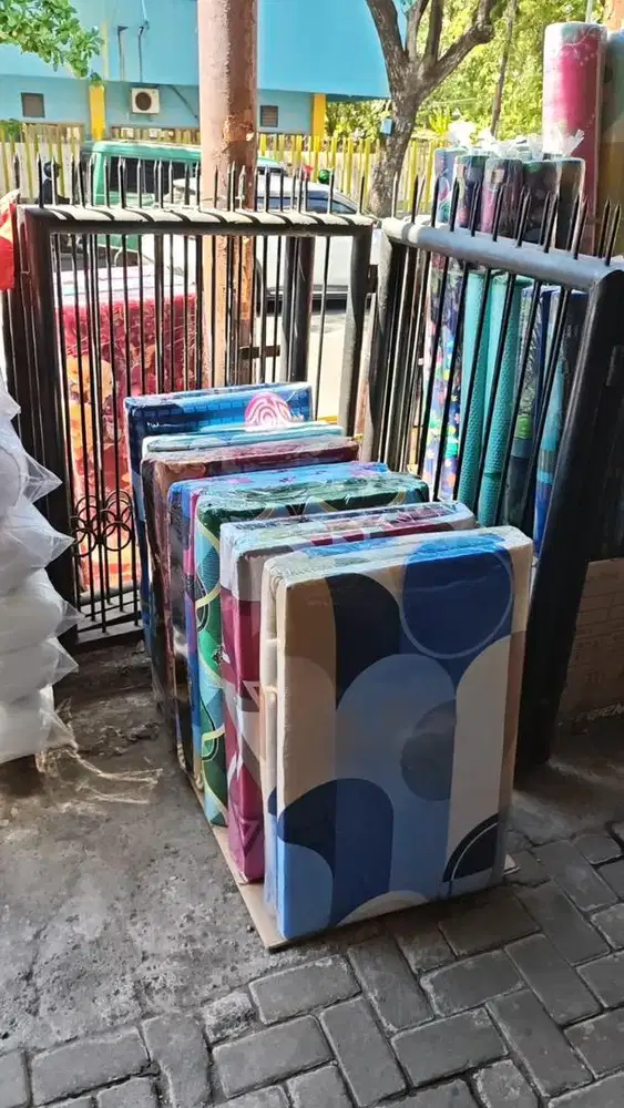 Di butuhkan spb/spg penjaga ,toko furniture