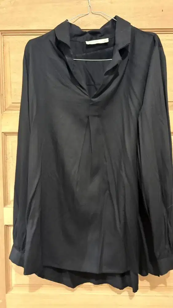 Kemeja Hitam Mississippi