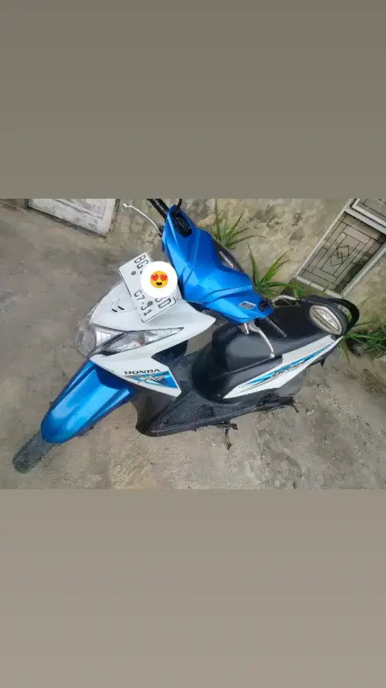 Motor pertama pakaian untuk berangkat mengjar