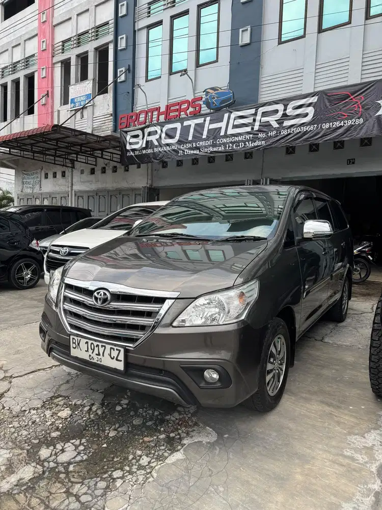 Innova 2.5 G AT Diesel matic 2015 barong
