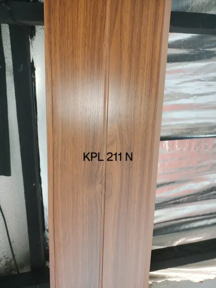 Distributor plafon PVC