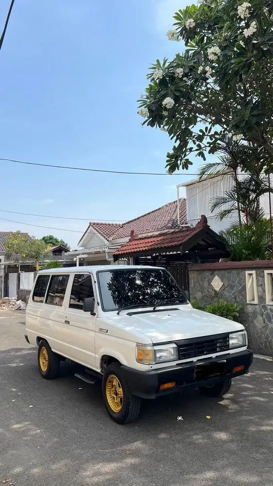 toyota kijang super short KF40