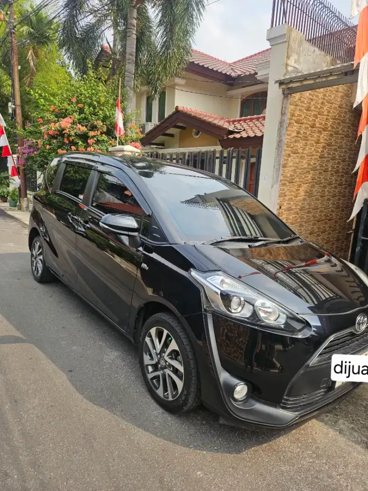 Toyota Sienta V matic 2017 km 47rb record