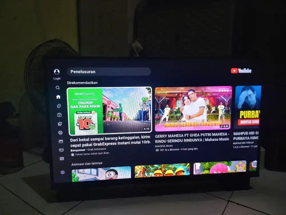 Smart tv 32inch samsung bluetooth.frameles