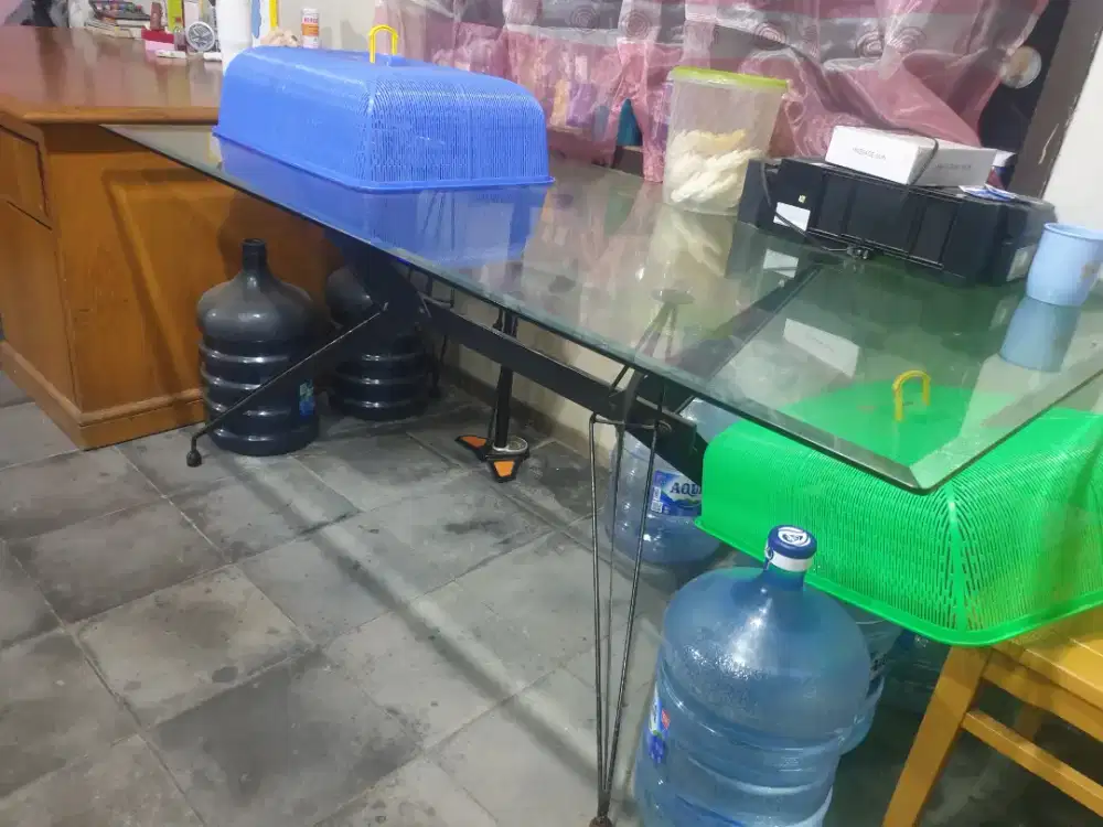 Meja makan kaca 10 mm