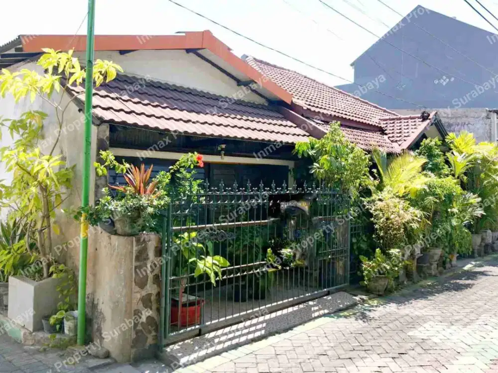 Dijual Rumah asri & adem cocok untuk keluarga.Lingkungan perumahan tenang dan dekat ke pusat kota.