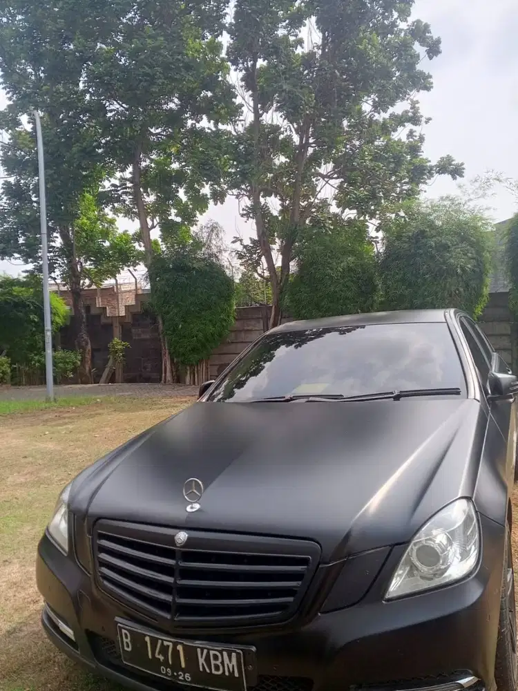 MERCEDES-BENZ E 200 CGI AT (CKD) – HITAM | 2013 | SEDAN