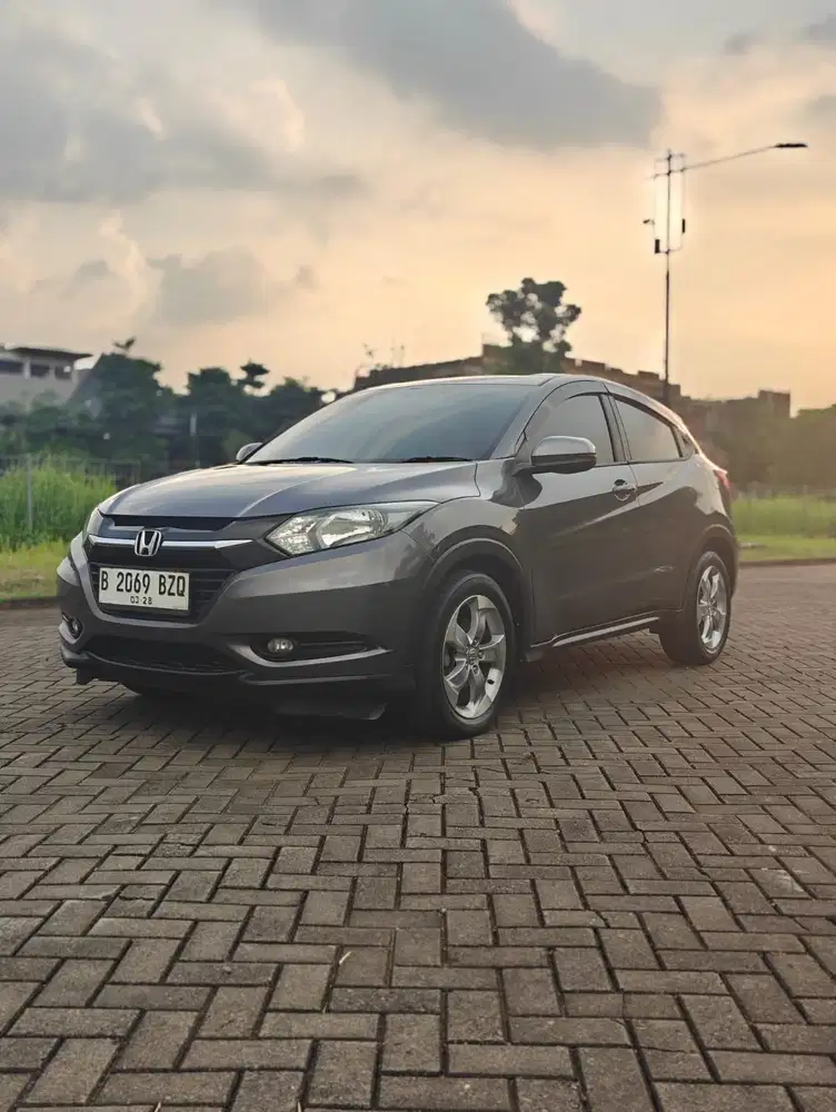TERMURAH!! HONDA HRV 1.5 AT 2018, ISTIMEWA, LOW KM, MULUS!!