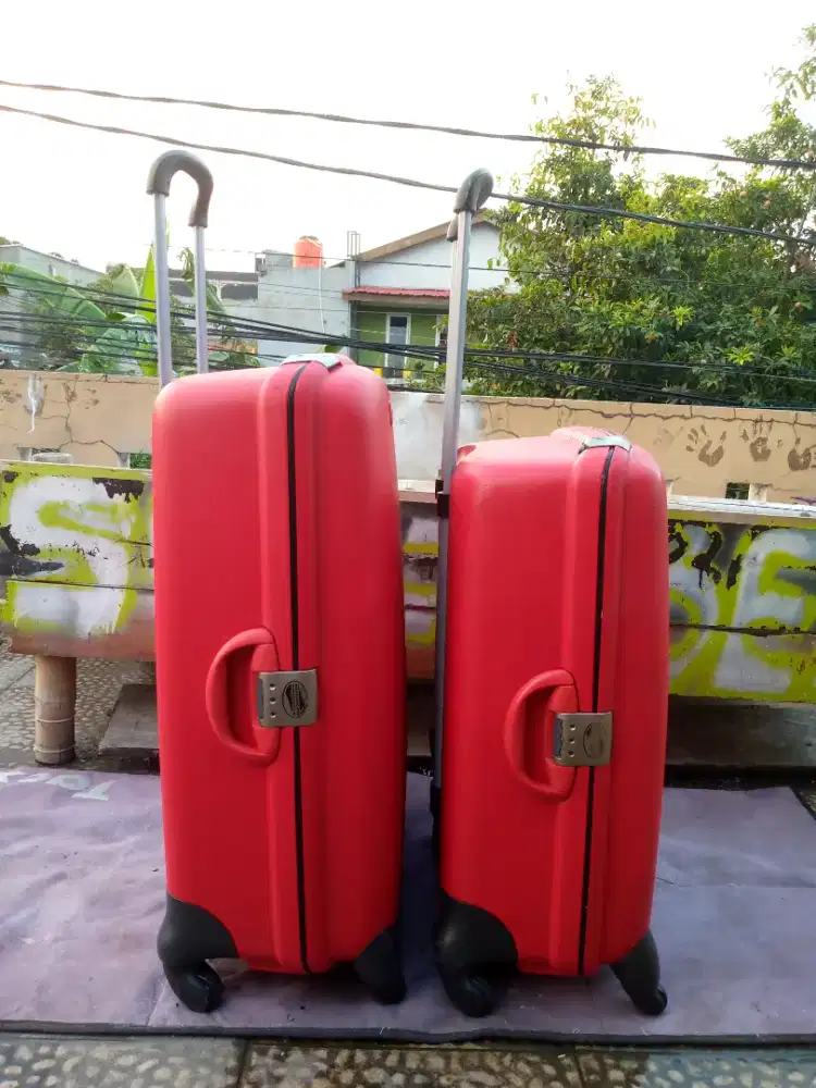 American TOURISTER size 32 & 28 inch