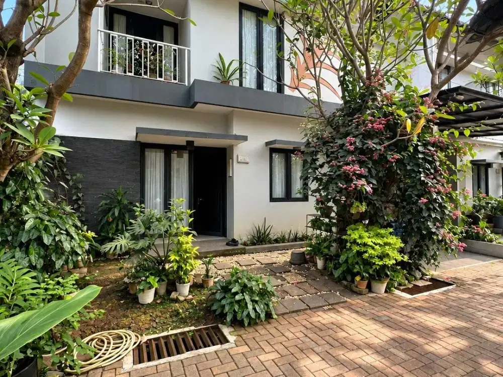 DIJUAL CEPAT MURAH RUMAH LUAS POSISI POJOK DI CIPAYUNG DEKAT GERBANG TOL