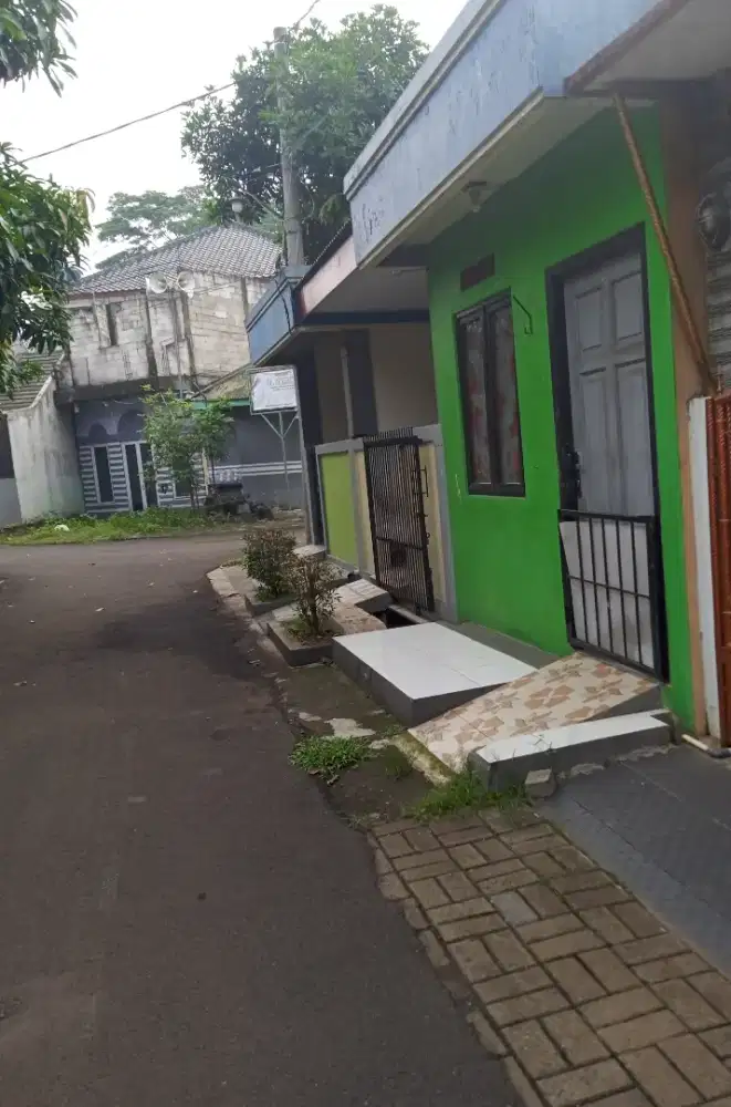 Disewakan Kamar tinggal toilet didalam.