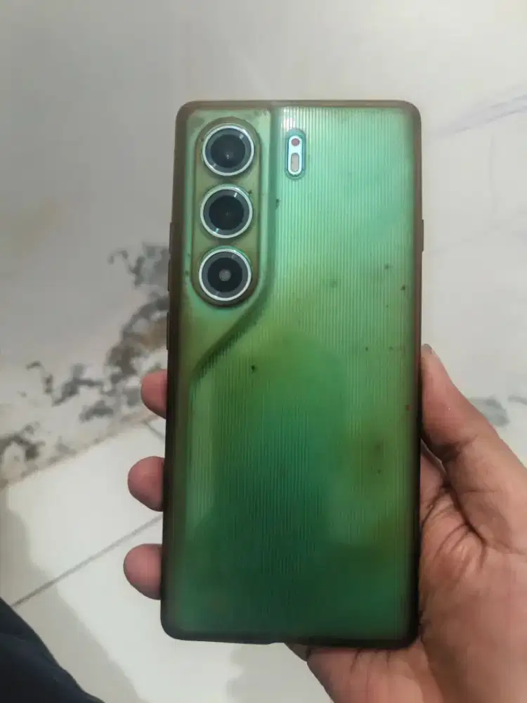 Tecno camon 40 8/256 4g