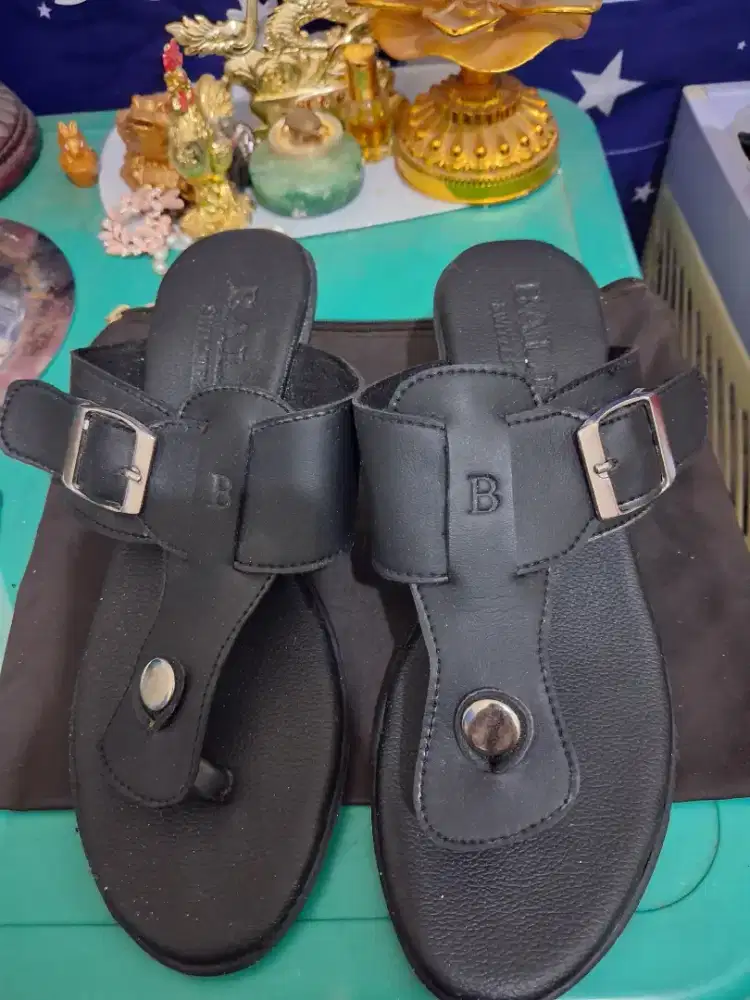 Sandal women branded
Bally uk 40 warna hitam
Limited edition
Barang te