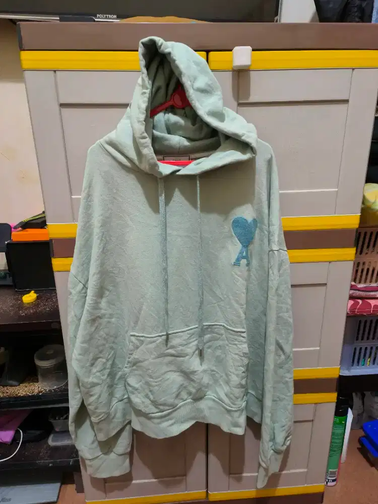 Hoodie Ami bekas pemakaian