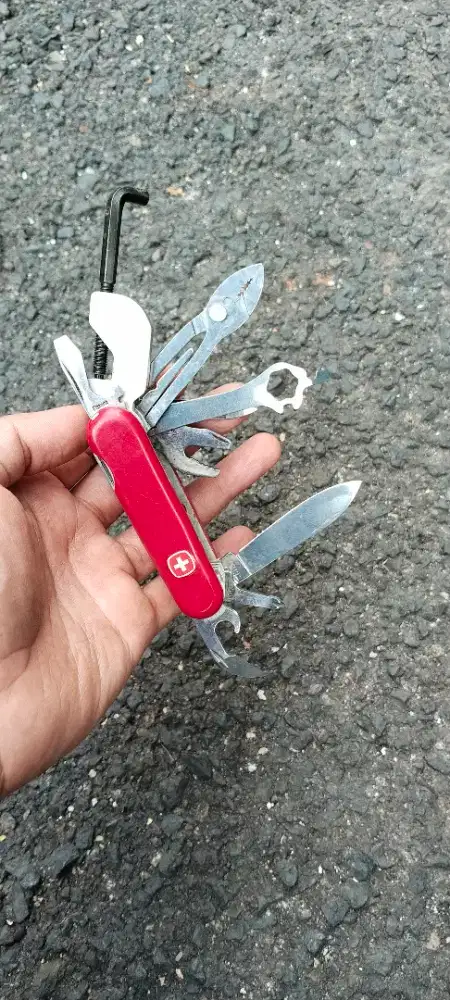 Pisau lipat Victorinox/Wenger Mountain bike