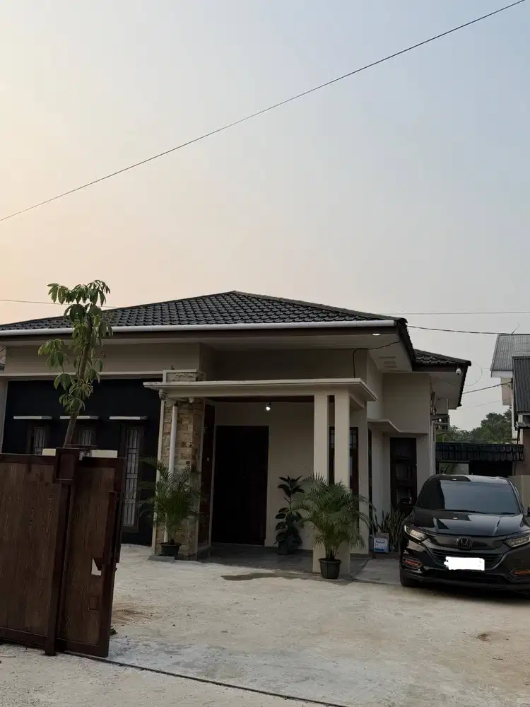 Dikontrakkan/Disewakan, rumah asri dengan garden luas belakang rumah
