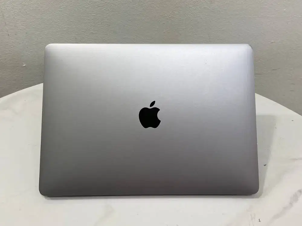 Macbook air dan pro M1 touchbar ram 8gb ssd 256 layar 13.3inc mulus