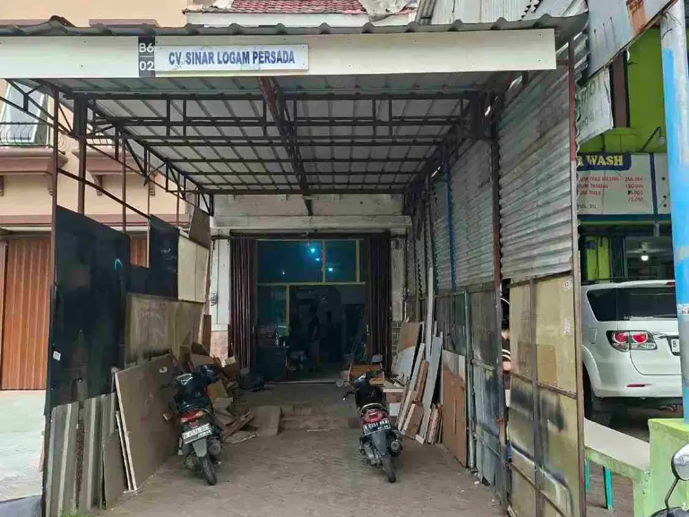 Disewakan Ruko 3 lt, 4x15, jl raya, parkir luas depan Alfa Mart