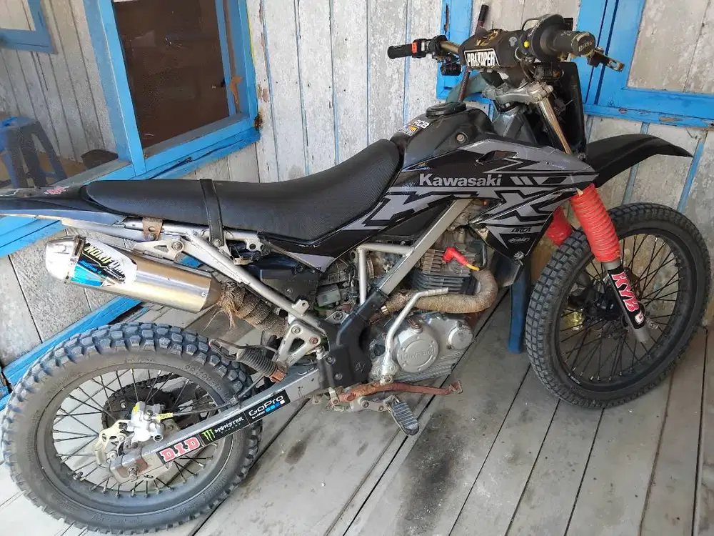 DI JUAL MOTOR KAWASAKI KLX 150G TAHUN 2018