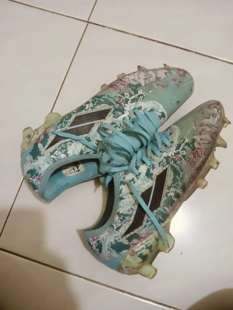 Sepatu Bola Xyclops Kaldera Elite