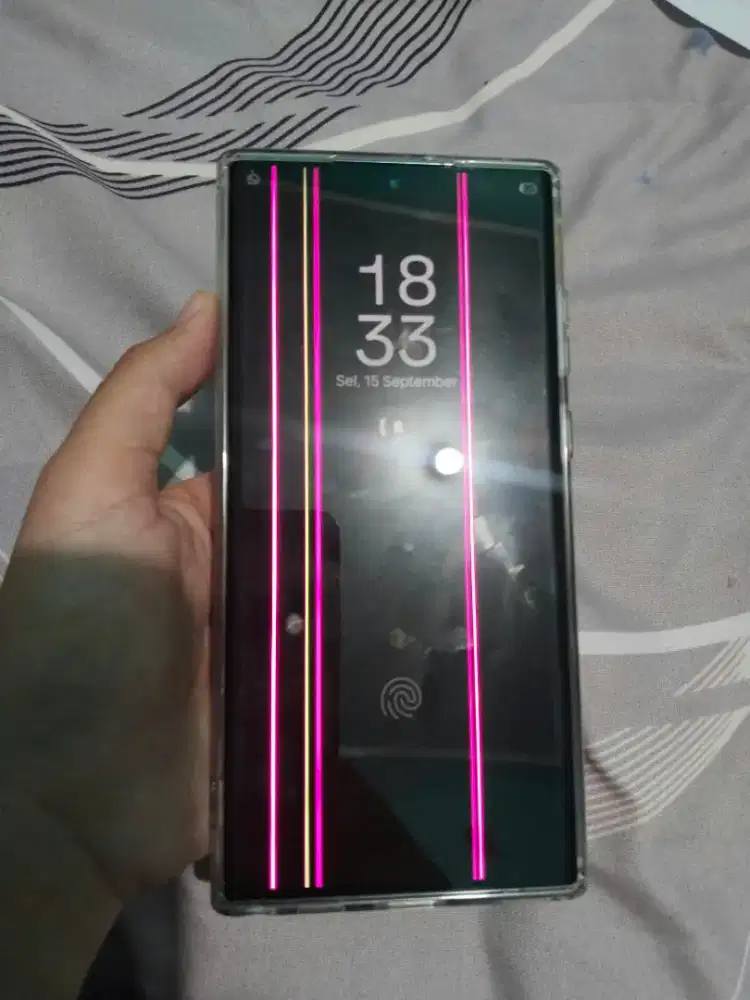 Samsung s22 ultra minus light saber